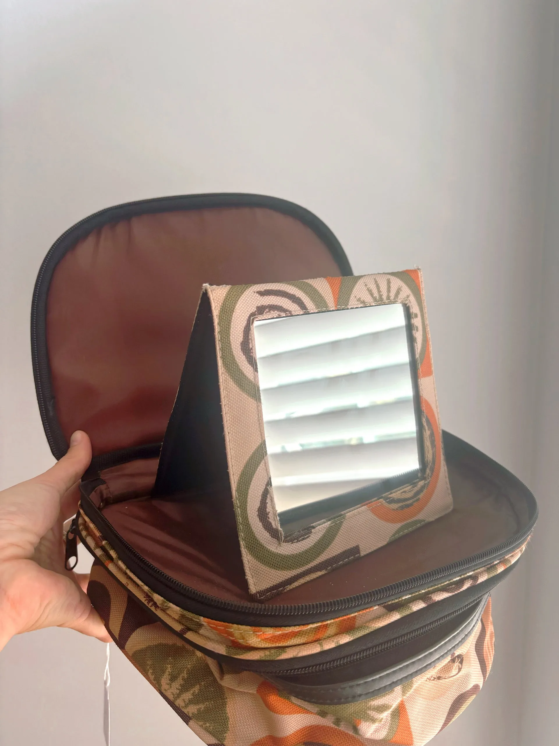 Groovy Makeup Case   Mirror Compartment
