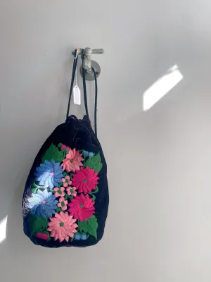 Velvet Embroidered Flower Sac Bag